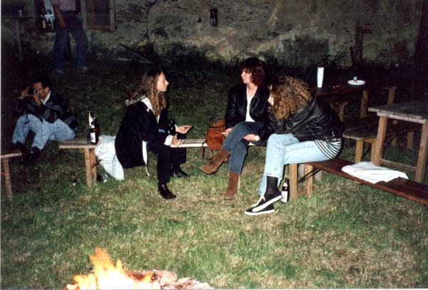 19930820 Waldviertel Oberlembach Ruinenfest VerenaKaufmann GerlindeChasa ReginaRedl.jpg