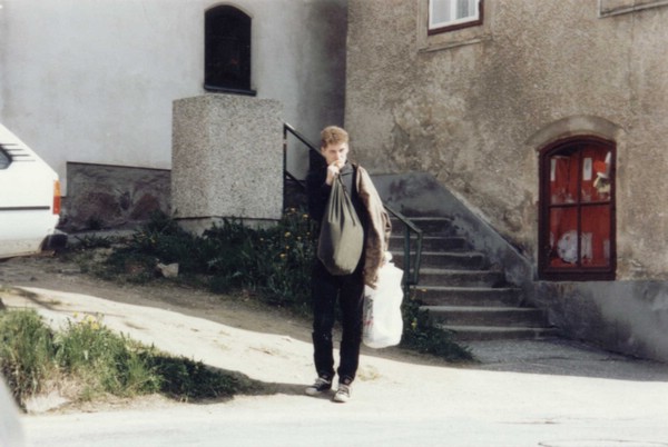 199x0000 Weitra JohannesH Auf der Stiege mit Rucksack.jpg